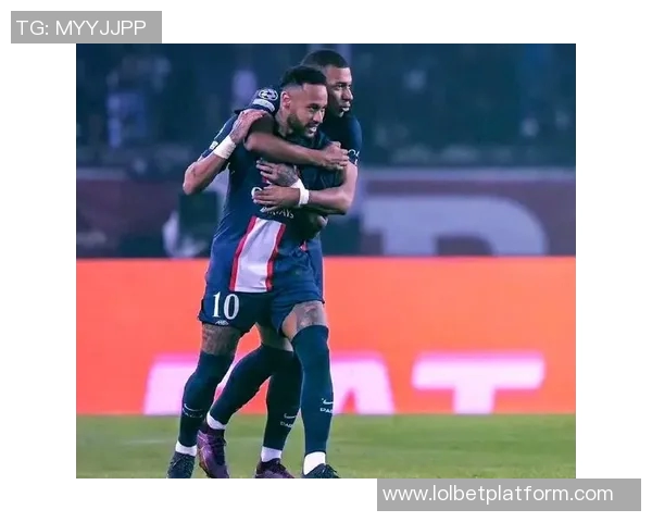 巴黎圣日耳曼逆转尤文图斯友谊赛精彩绝杀瞬间引发全场狂欢