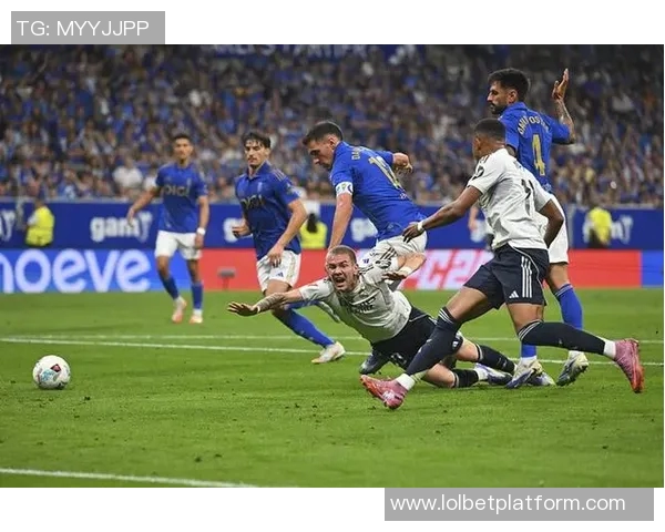 德甲精彩对决那不勒斯6比2狂胜皇马补时进球点燃全场激情