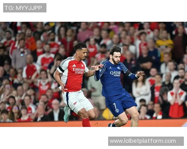 足总杯惊现冷门巴黎圣日耳曼与阿森纳战成平局引发热议